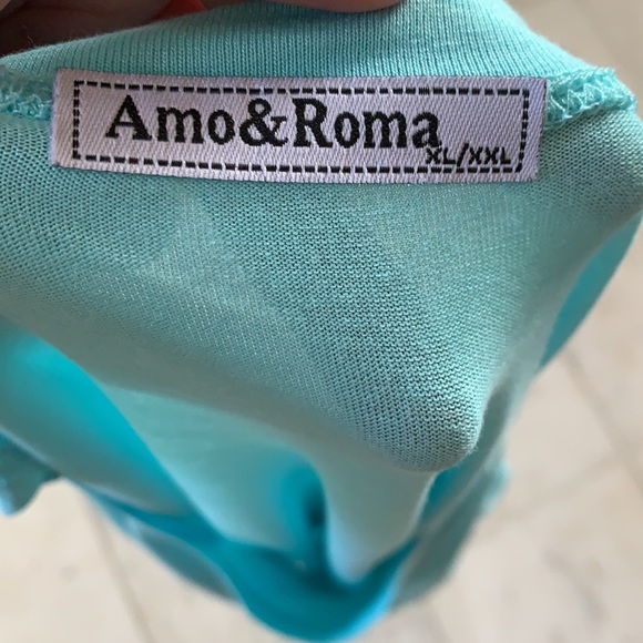 Amo&Roma cold shoulder top - Picture 10 of 11